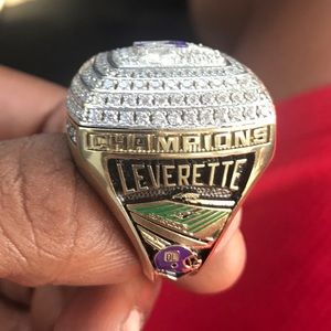 Meet your Posher, Markise